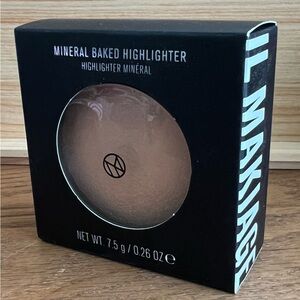 New! IL Makiage Mineral Baked Highlighter Shade is Halo 7.5g 0.26 oz NIB!